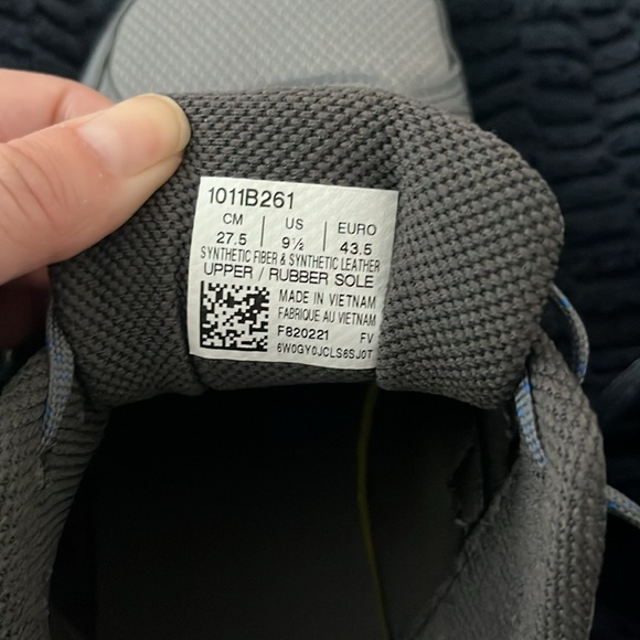 ASICS Gel Venture 7s - Picture 4 of 5